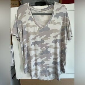American Eagle Soft & Sexy Top in faded Camo. Size small